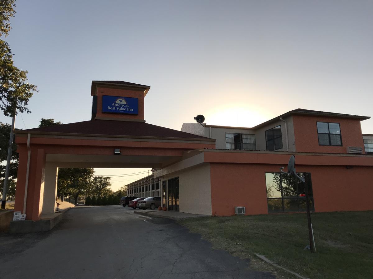 Americas Best Value Inn Bowie Bagian luar foto