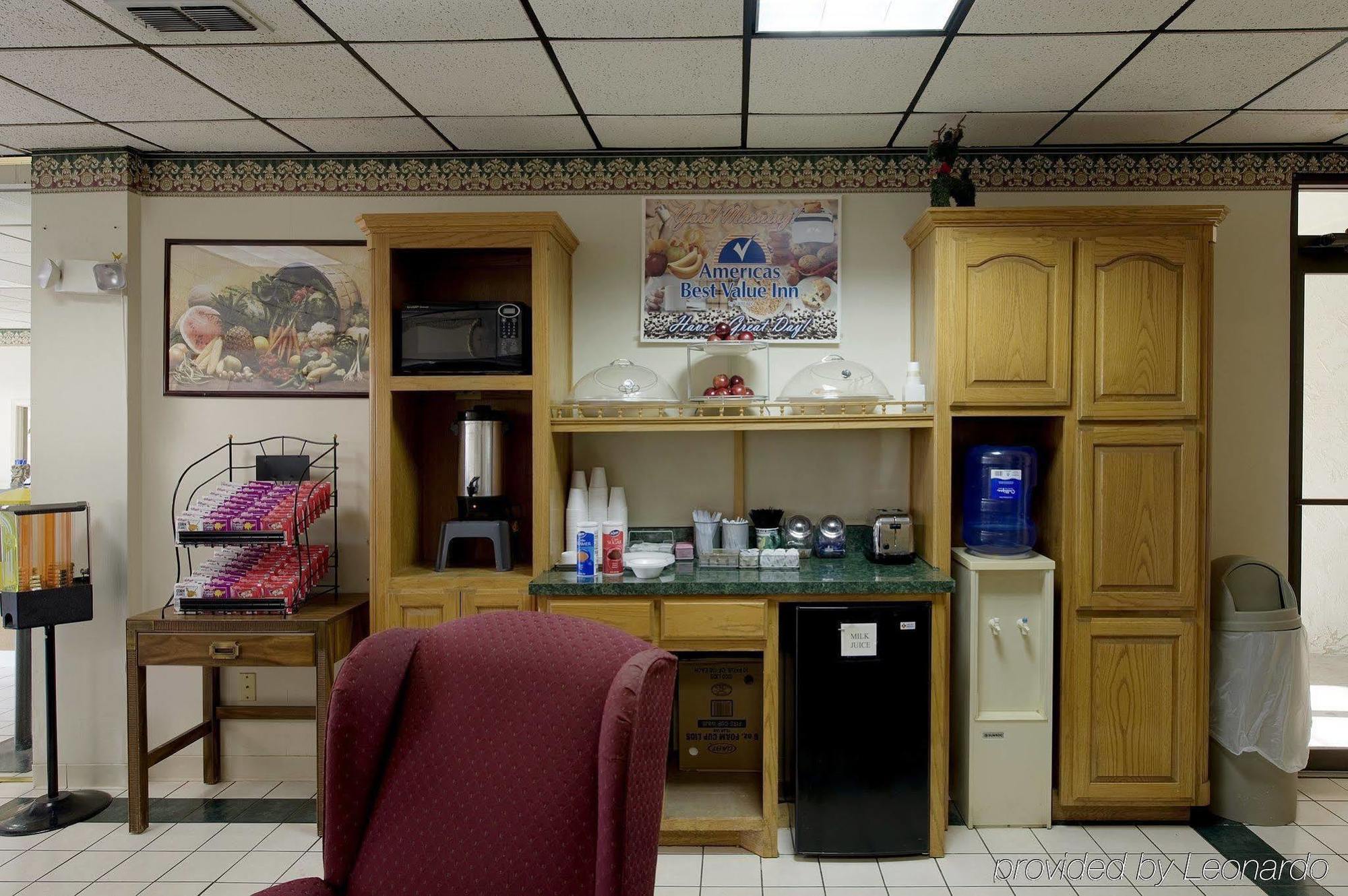 Americas Best Value Inn Bowie Bagian luar foto