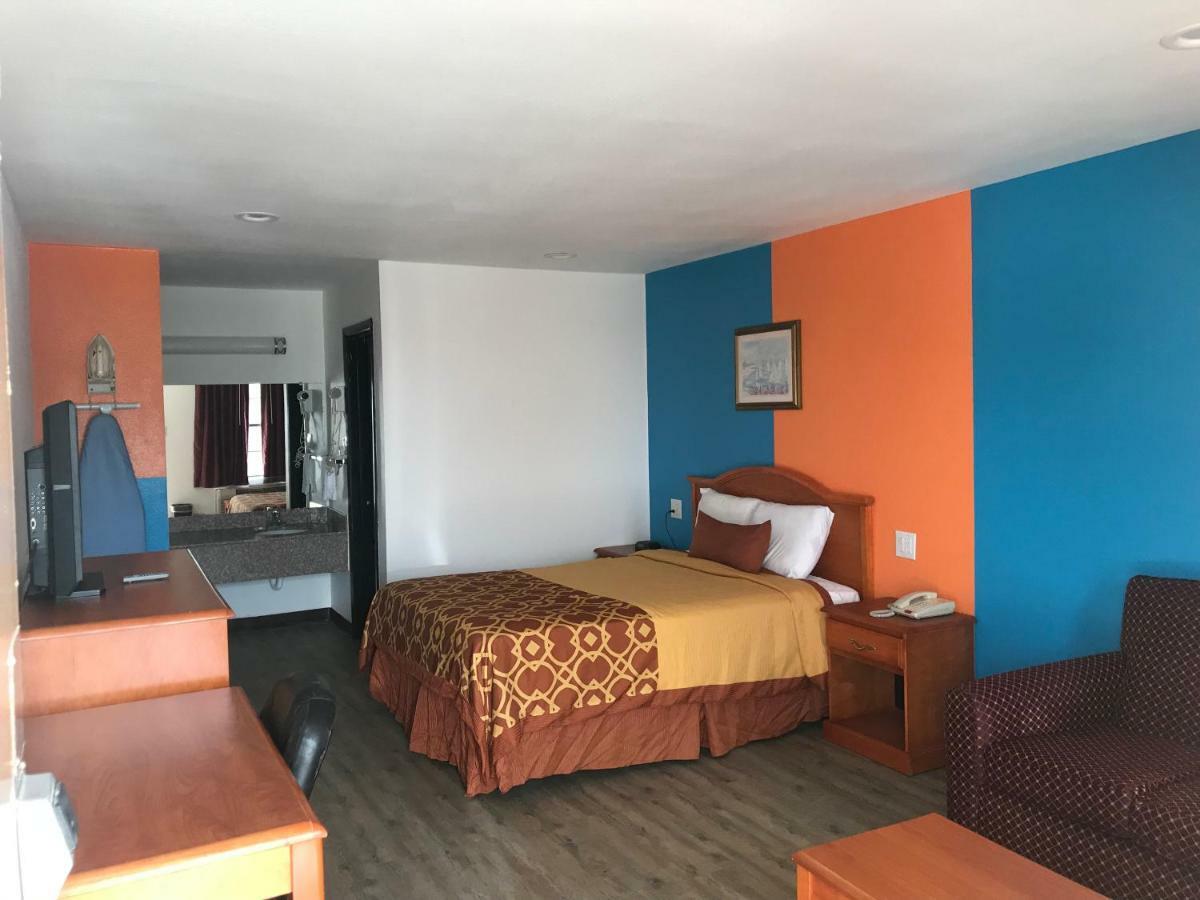 Americas Best Value Inn Bowie Bagian luar foto