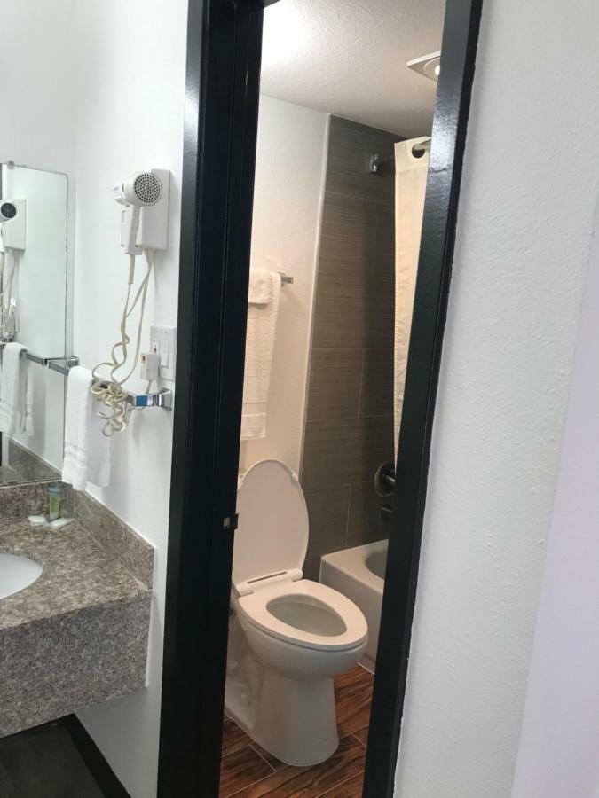 Americas Best Value Inn Bowie Bagian luar foto