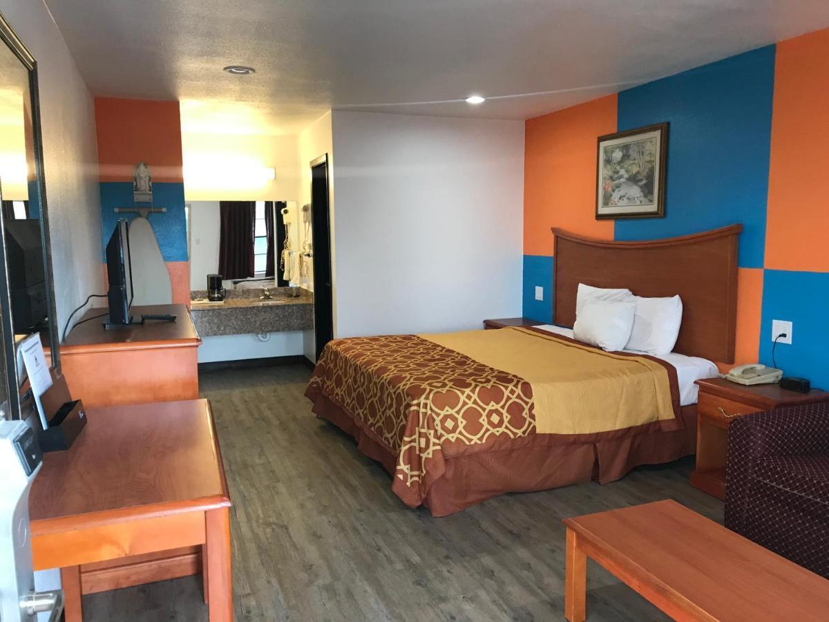 Americas Best Value Inn Bowie Bagian luar foto