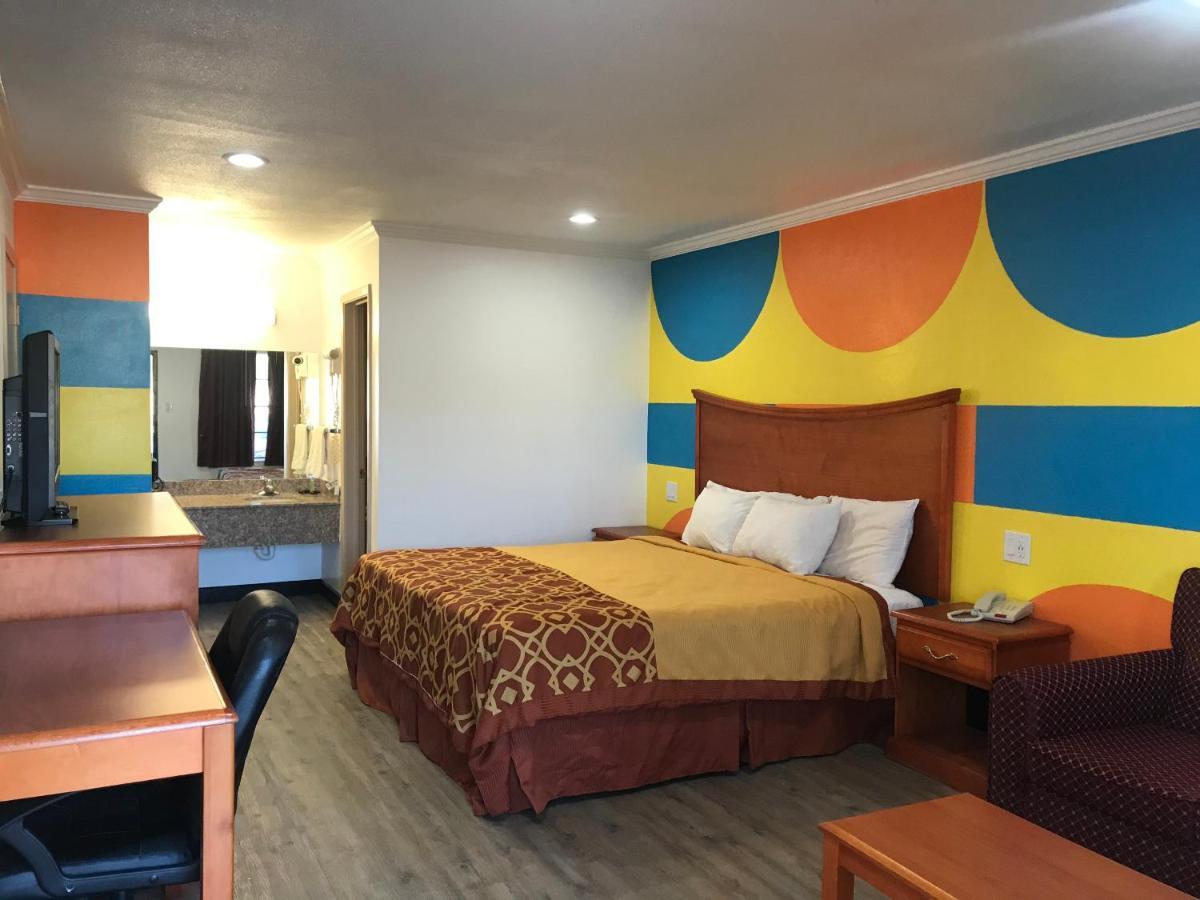 Americas Best Value Inn Bowie Bagian luar foto